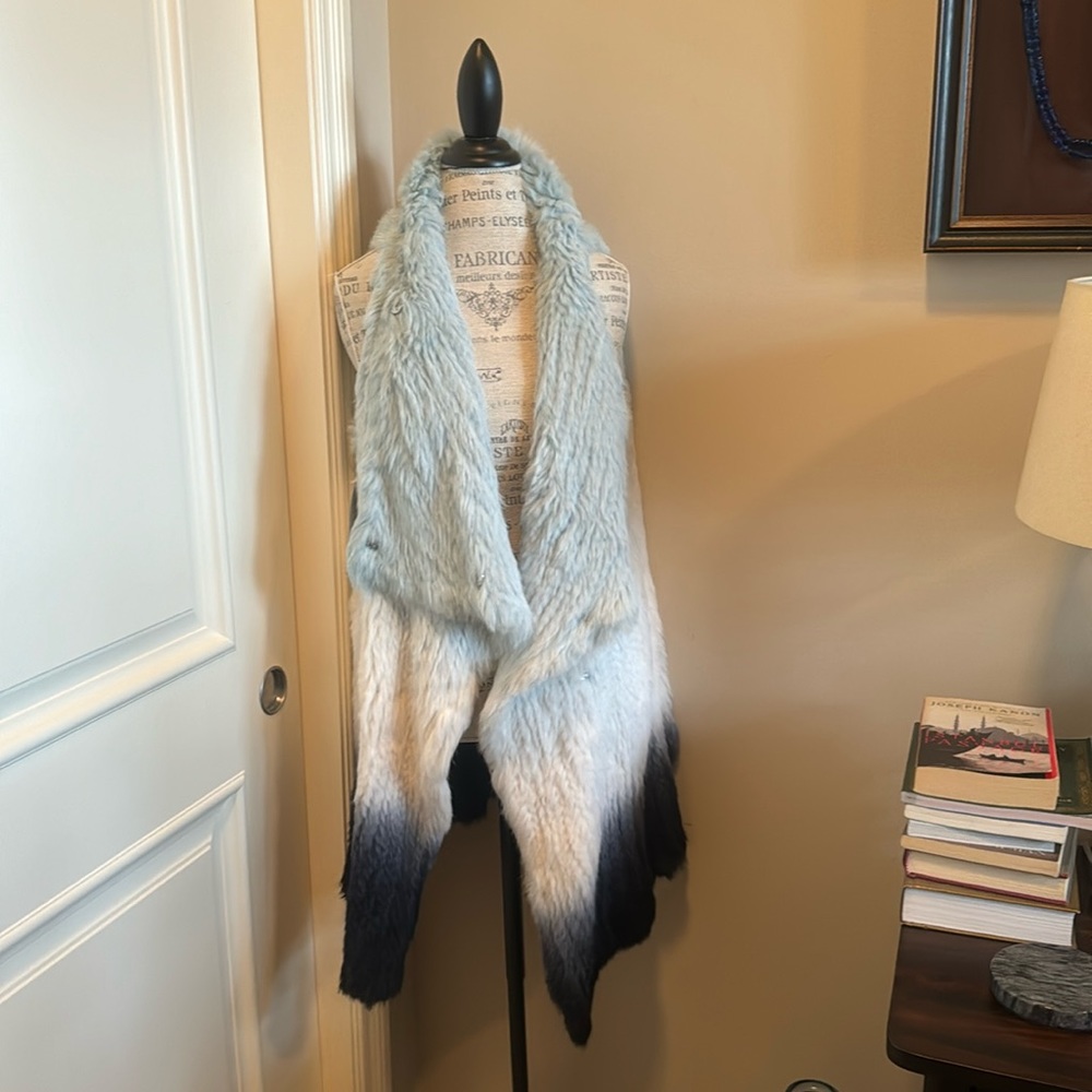 Elizabeth James Ombré Rabbit Vest Size Medium